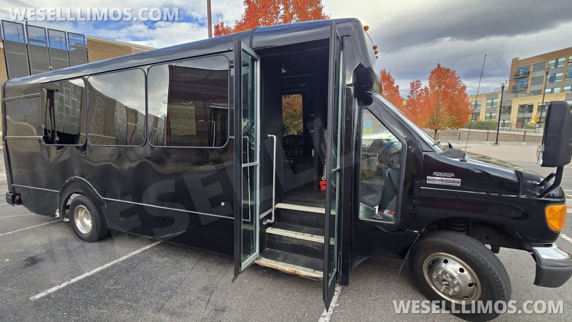 Photo of Limo Bus for sale: 2006 Ford E450 by Westwind Coach