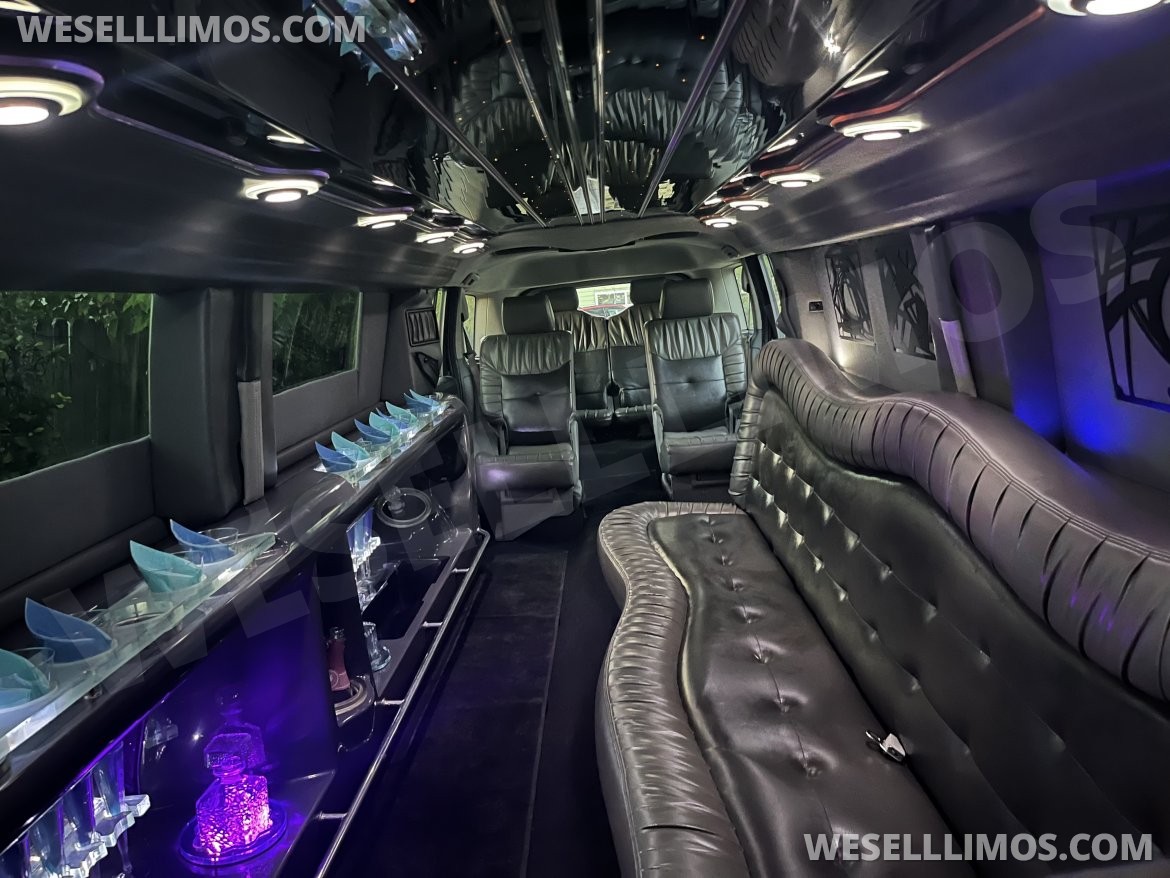 Photo of SUV Stretch for sale: 2007 Jeep Commander by Tiffany