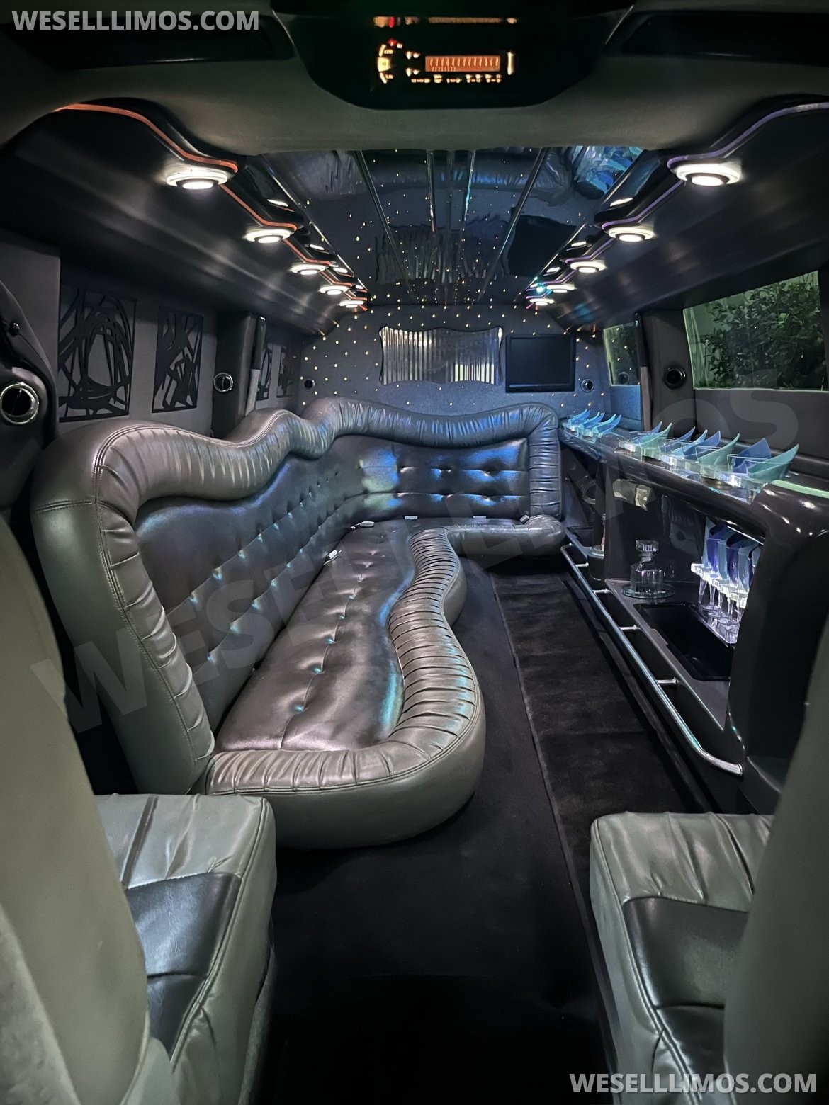 Photo of SUV Stretch for sale: 2007 Jeep Commander by Tiffany