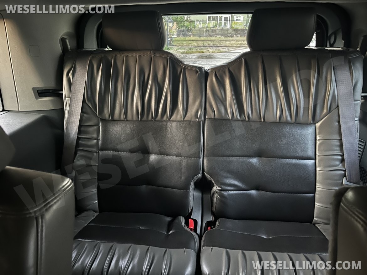 Photo of SUV Stretch for sale: 2007 Jeep Commander by Tiffany