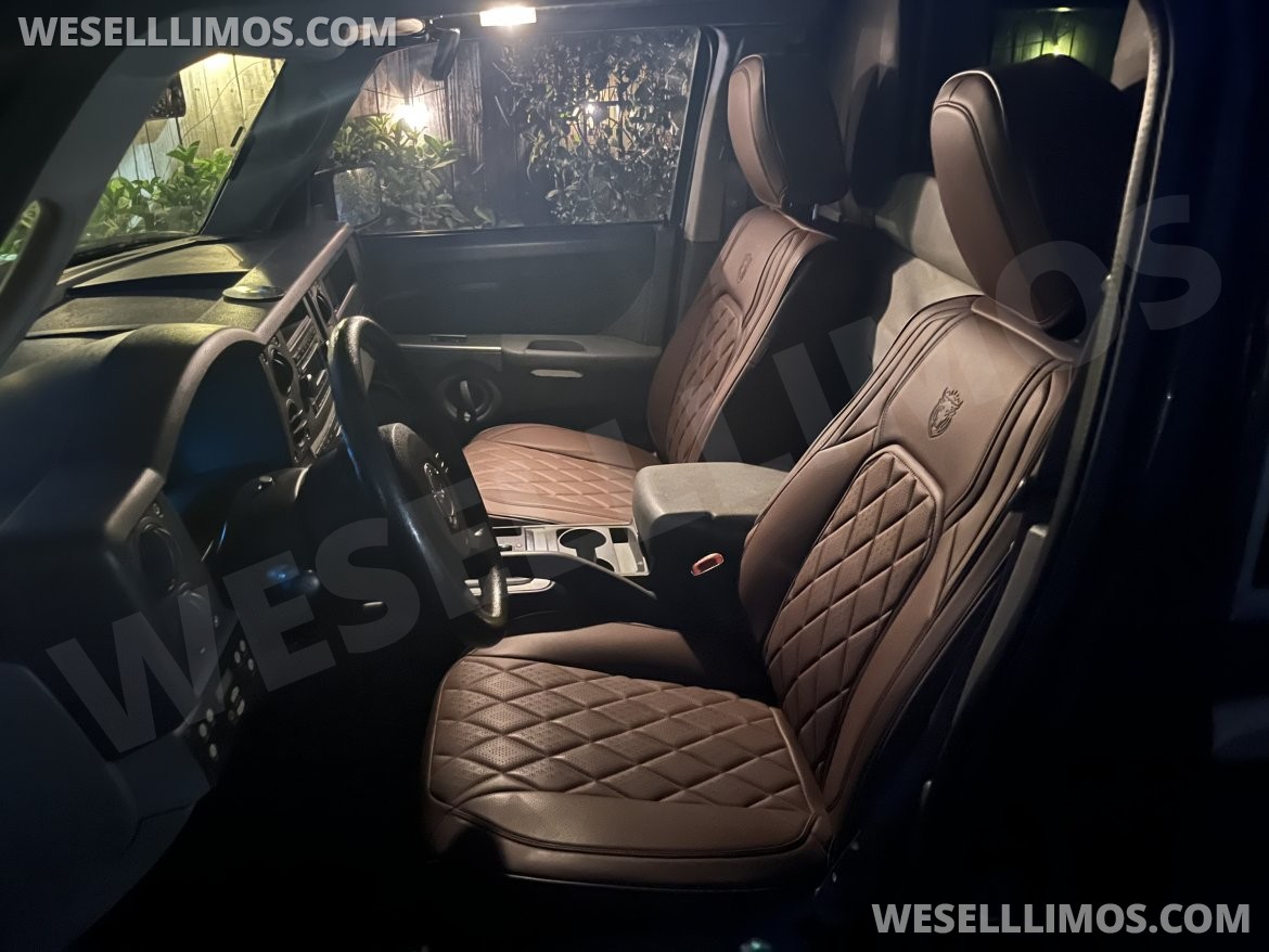 Photo of SUV Stretch for sale: 2007 Jeep Commander by Tiffany