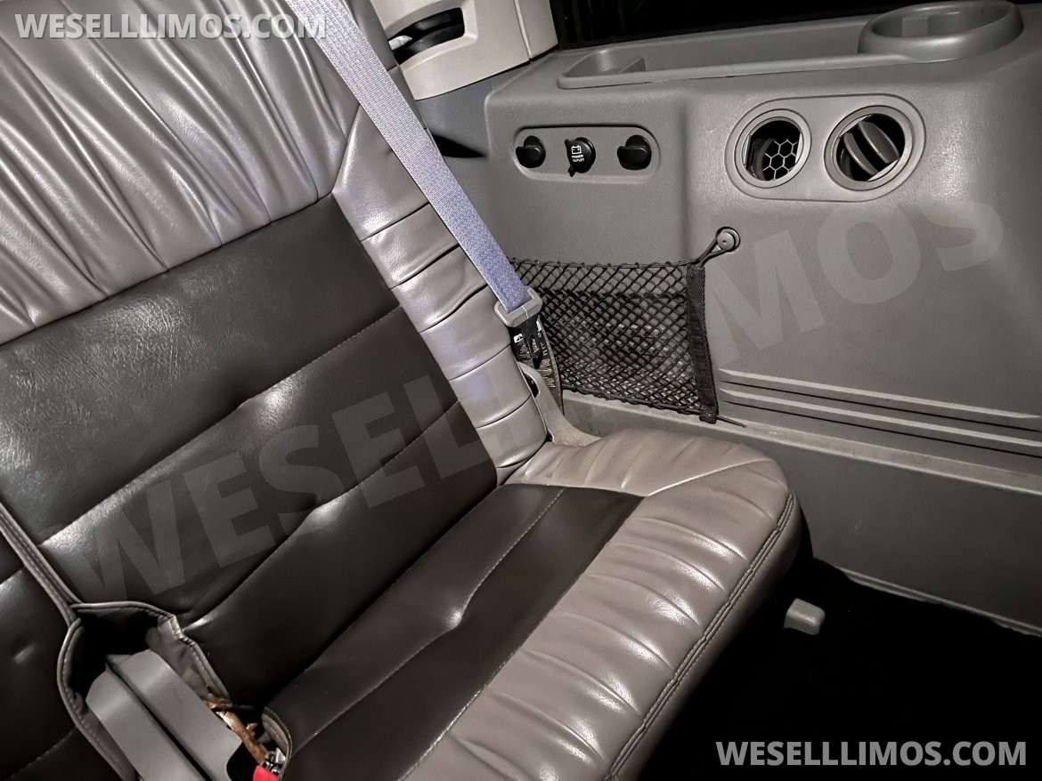 Photo of SUV Stretch for sale: 2007 Jeep Commander by Tiffany