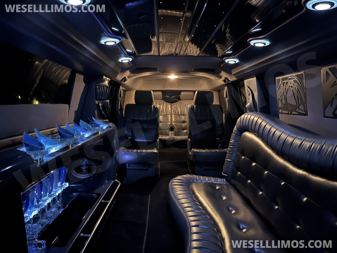 Photo of SUV Stretch for sale: 2007 Jeep Commander by Tiffany