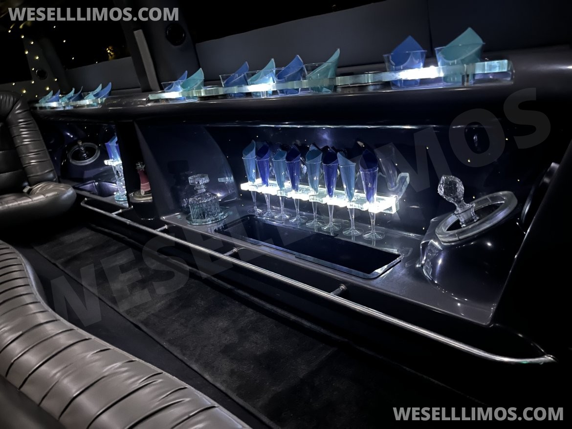 Photo of SUV Stretch for sale: 2007 Jeep Commander by Tiffany