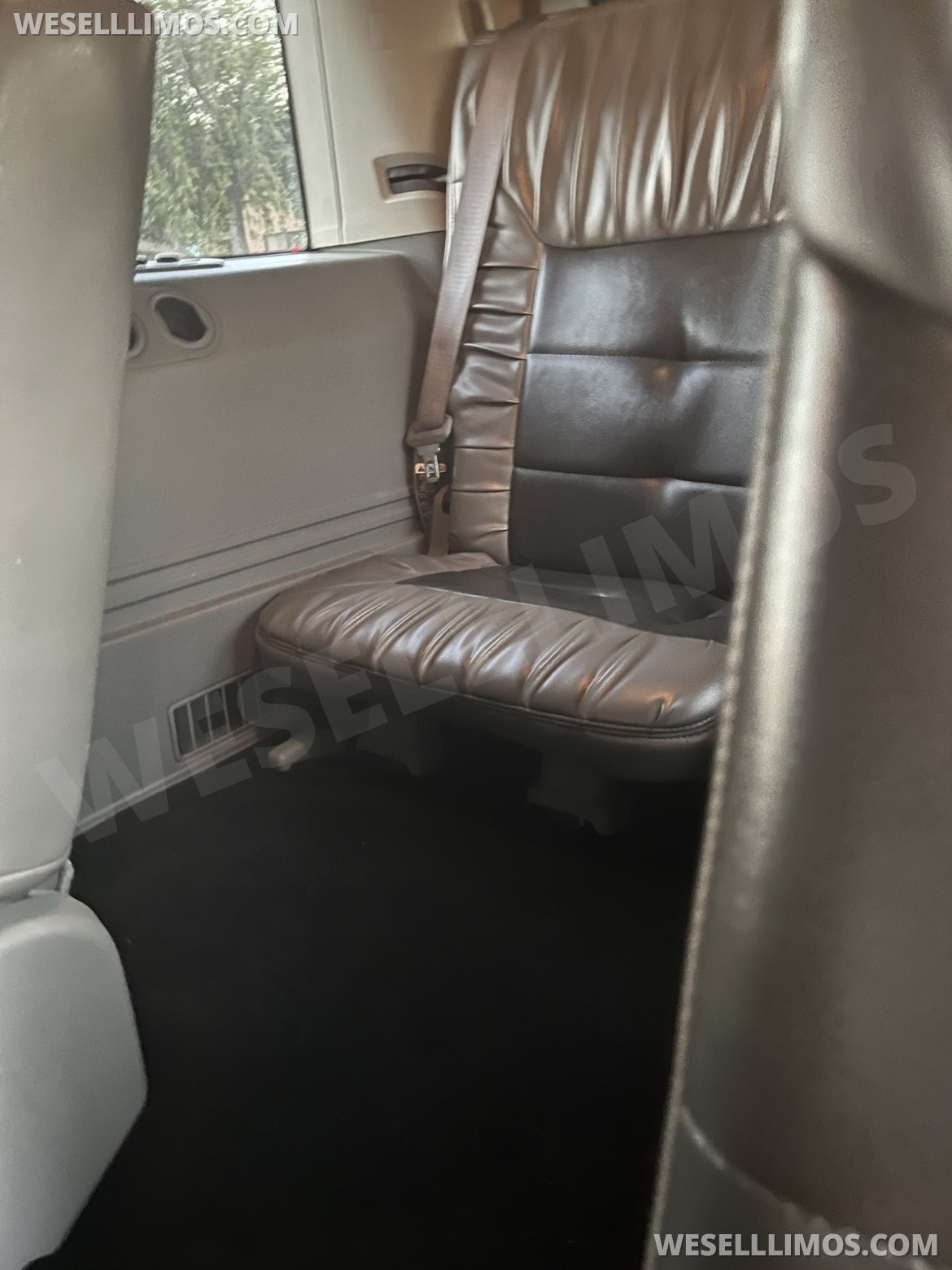 Photo of SUV Stretch for sale: 2007 Jeep Commander 328" by Tiffany