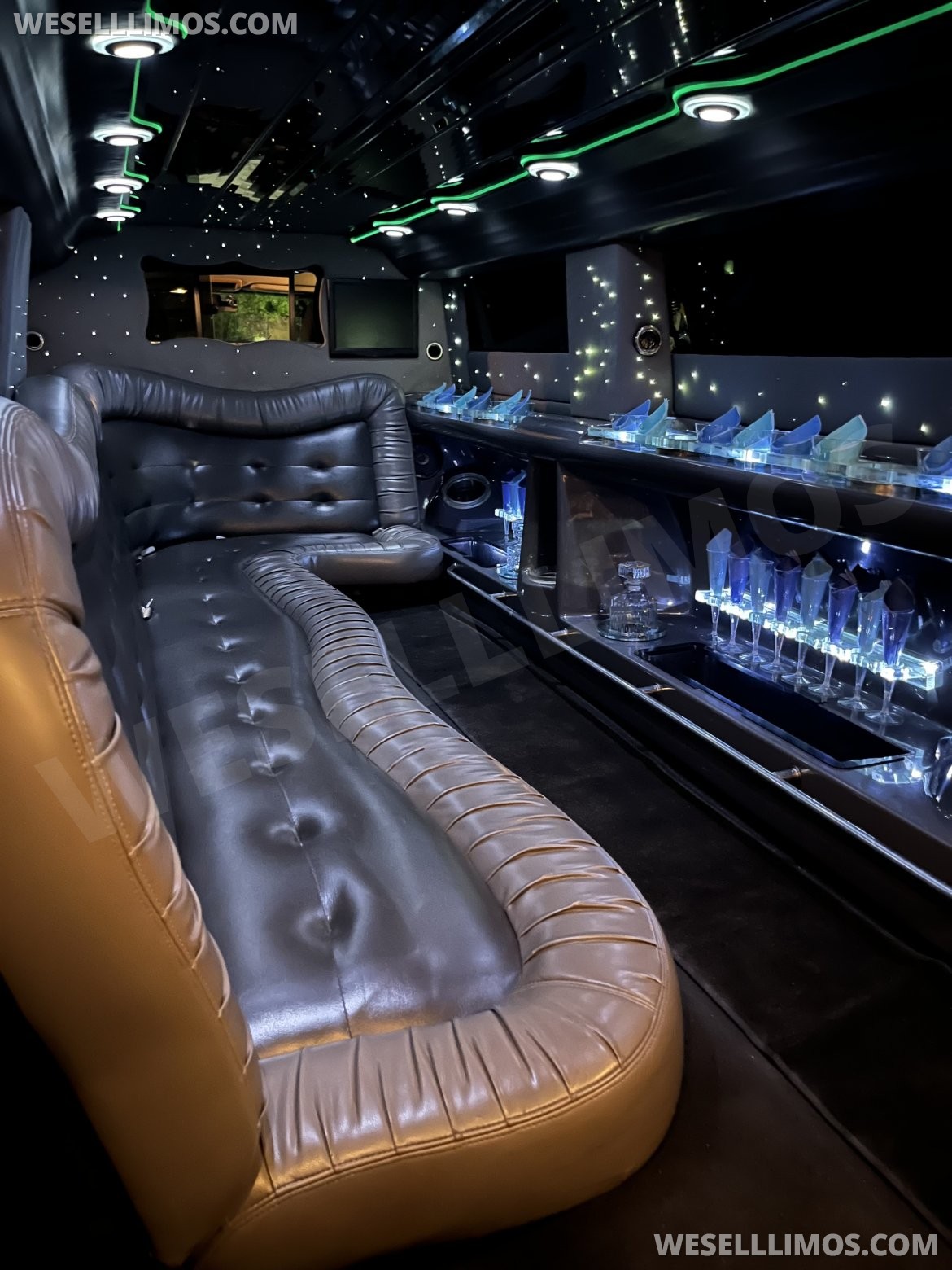 Photo of SUV Stretch for sale: 2007 Jeep Commander 328" by Tiffany