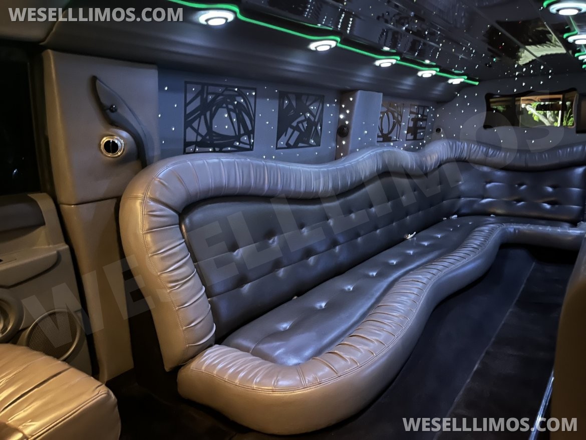 Photo of SUV Stretch for sale: 2007 Jeep Commander 328" by Tiffany