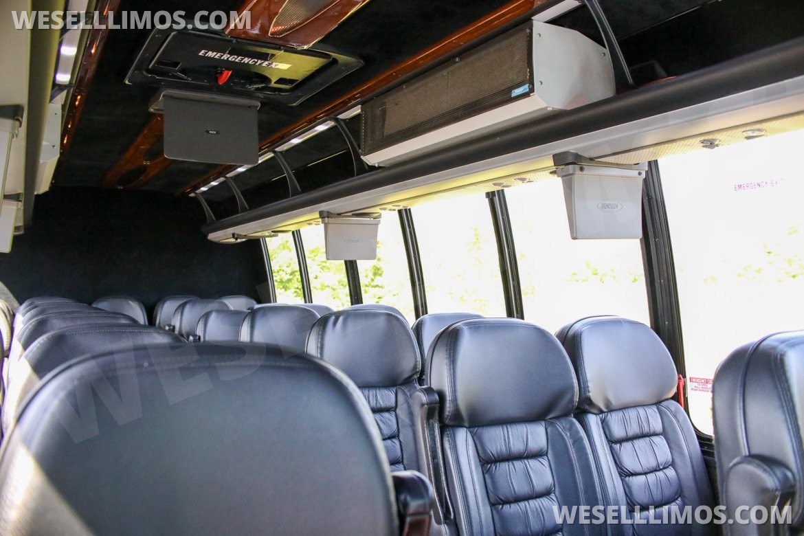 Photo of Shuttle Bus for sale: 2015 Ford F550 by TURTLE TOP