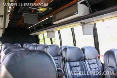 2015 Turtle Top Ford F550 Shuttle Bus - 29 passenger - Shuttle Bus for Sale in NEWTOWN, PA - Photo 5