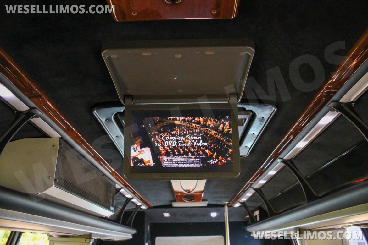 Photo of Shuttle Bus for sale: 2015 Ford F550 by TURTLE TOP