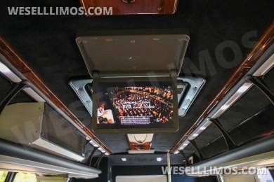 2015 Turtle Top Ford F550 Shuttle Bus - 29 passenger - Shuttle Bus for Sale in NEWTOWN, PA - Photo 6