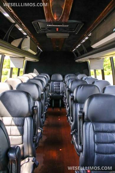 2015 Turtle Top Ford F550 Shuttle Bus - 29 passenger - Shuttle Bus for Sale in NEWTOWN, PA - Photo 7
