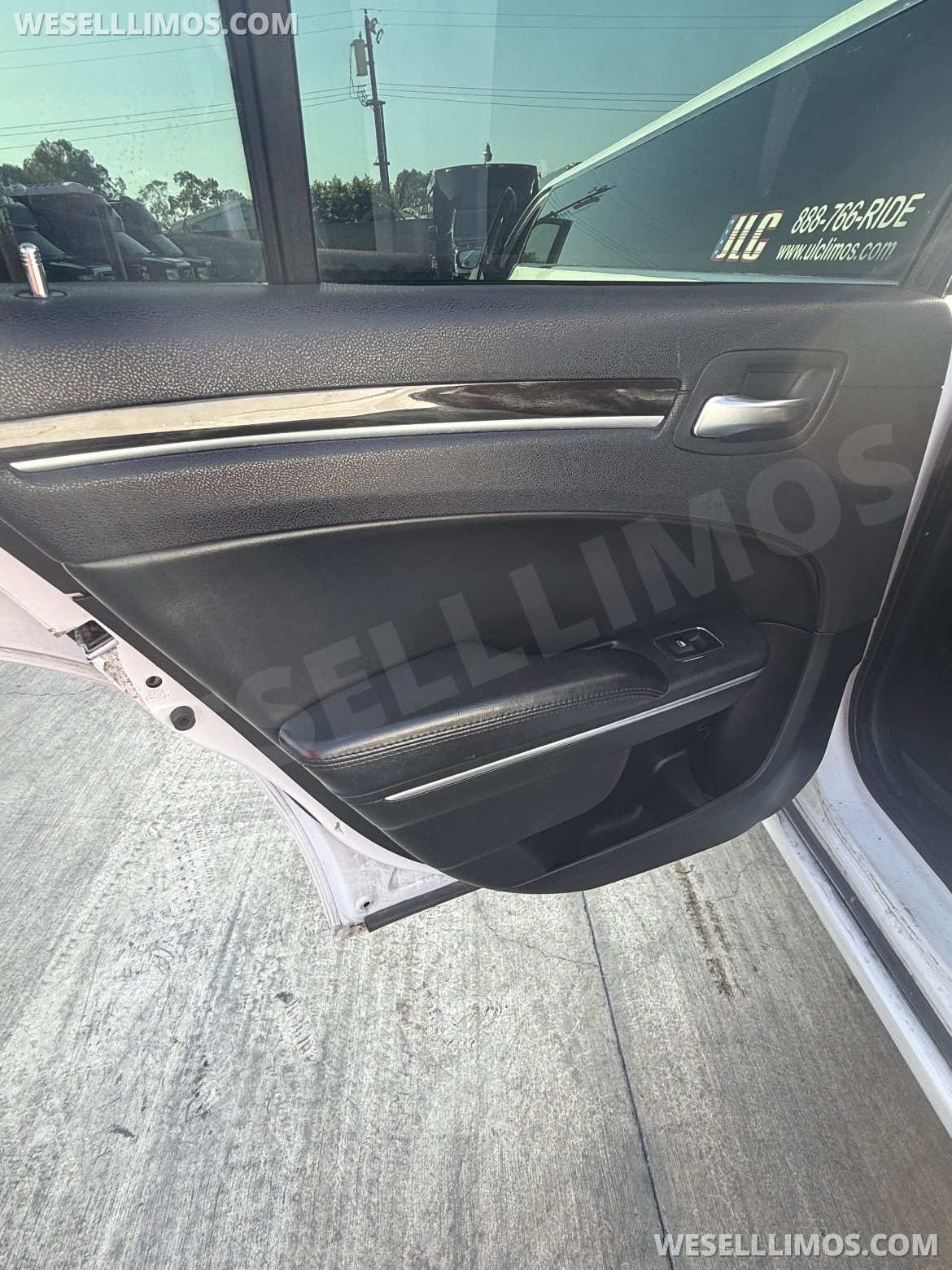 Photo of Limousine for sale: 2015 Chrysler 300 30&quot; by Tiffany