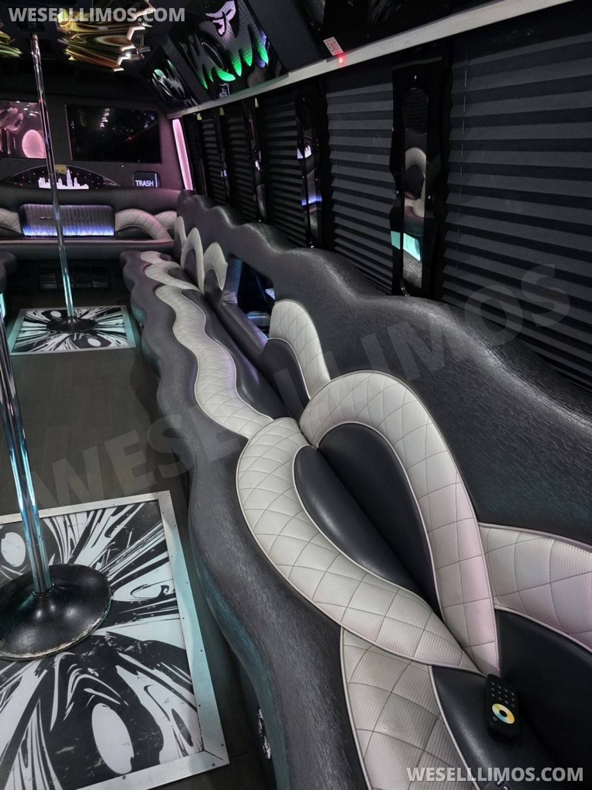 Photo of Limo Bus for sale: 2015 Ford F550 Limo bus 33&quot; by Turtle Top