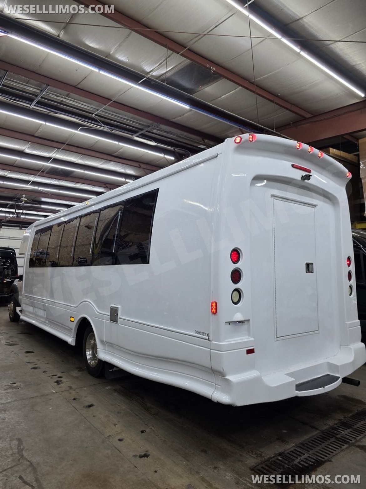 Photo of Limo Bus for sale: 2015 Ford F550 Limo bus 33&quot; by Turtle Top