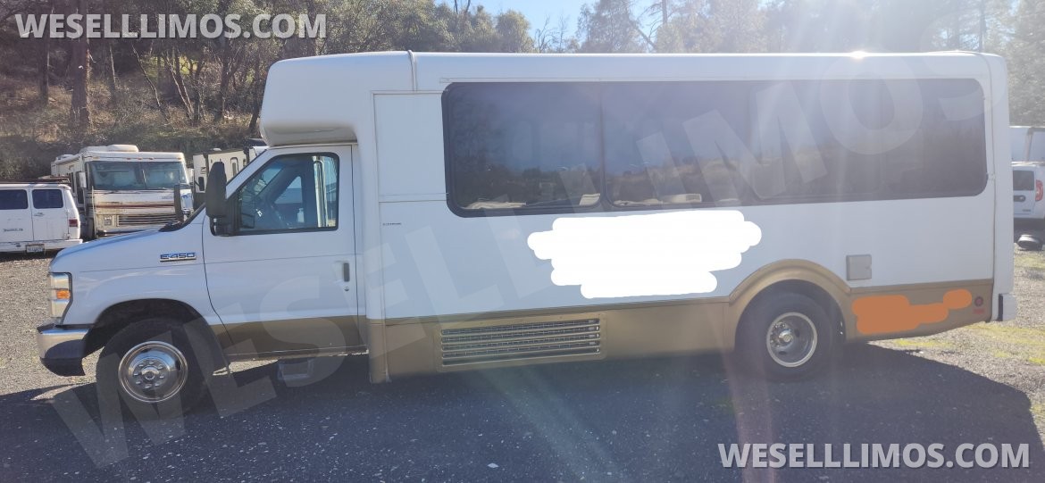 Photo of Shuttle Bus for sale: 2008 Ford E450 28&quot; by Thor