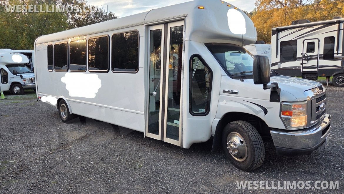 Photo of Shuttle Bus for sale: 2015 Ford E450 by Starcraft
