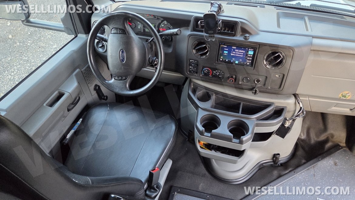 Photo of Shuttle Bus for sale: 2015 Ford E450 by Starcraft