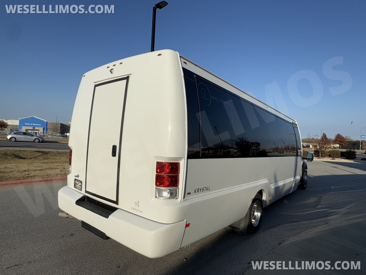 Photo of Limo Bus for sale: 2015 Ford 28 Pass Limo Bus 33&quot; by First Class Coachworks