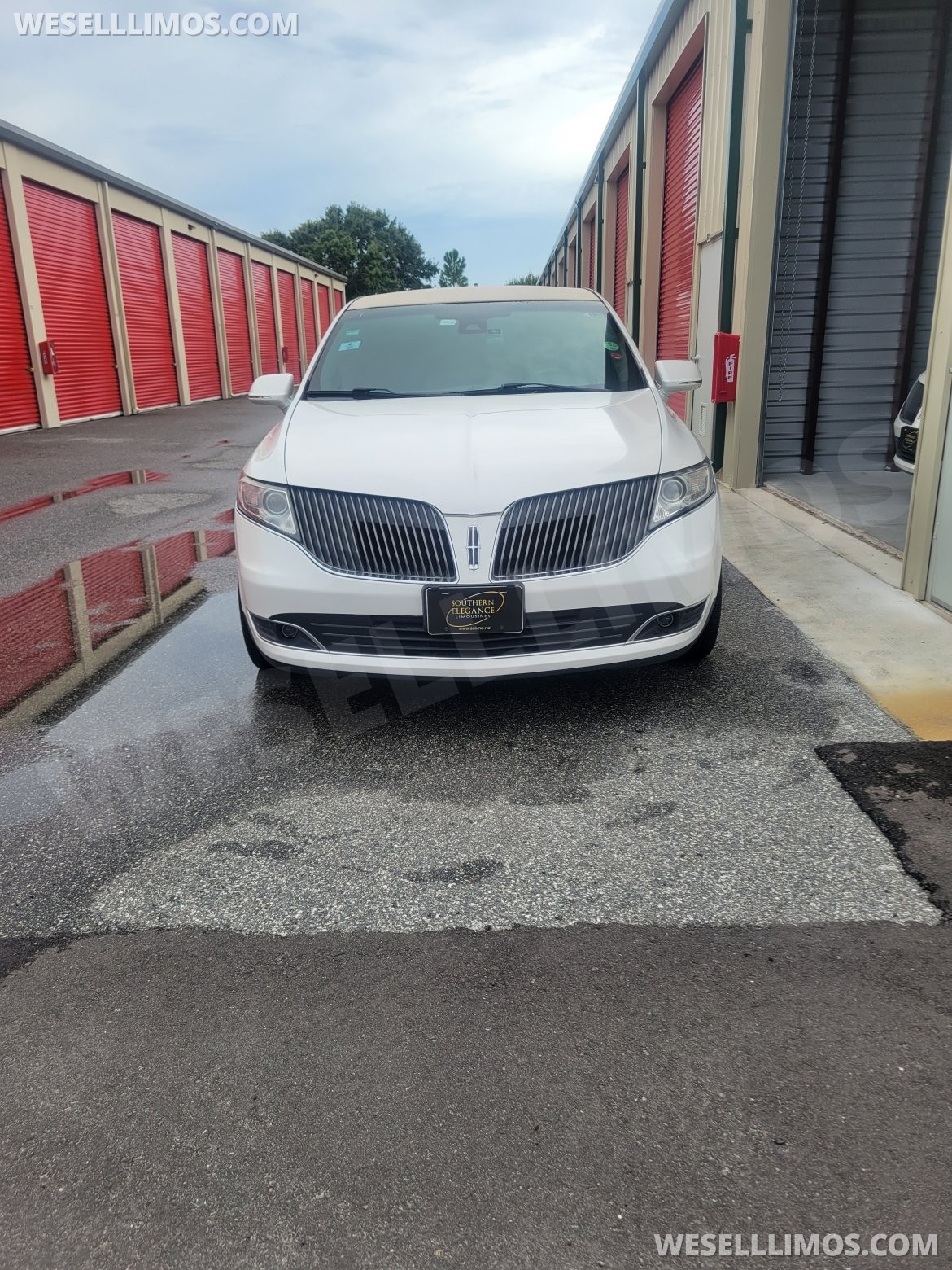 Photo of Limousine for sale: 2015 Lincoln Mkt 28&quot; by Royale