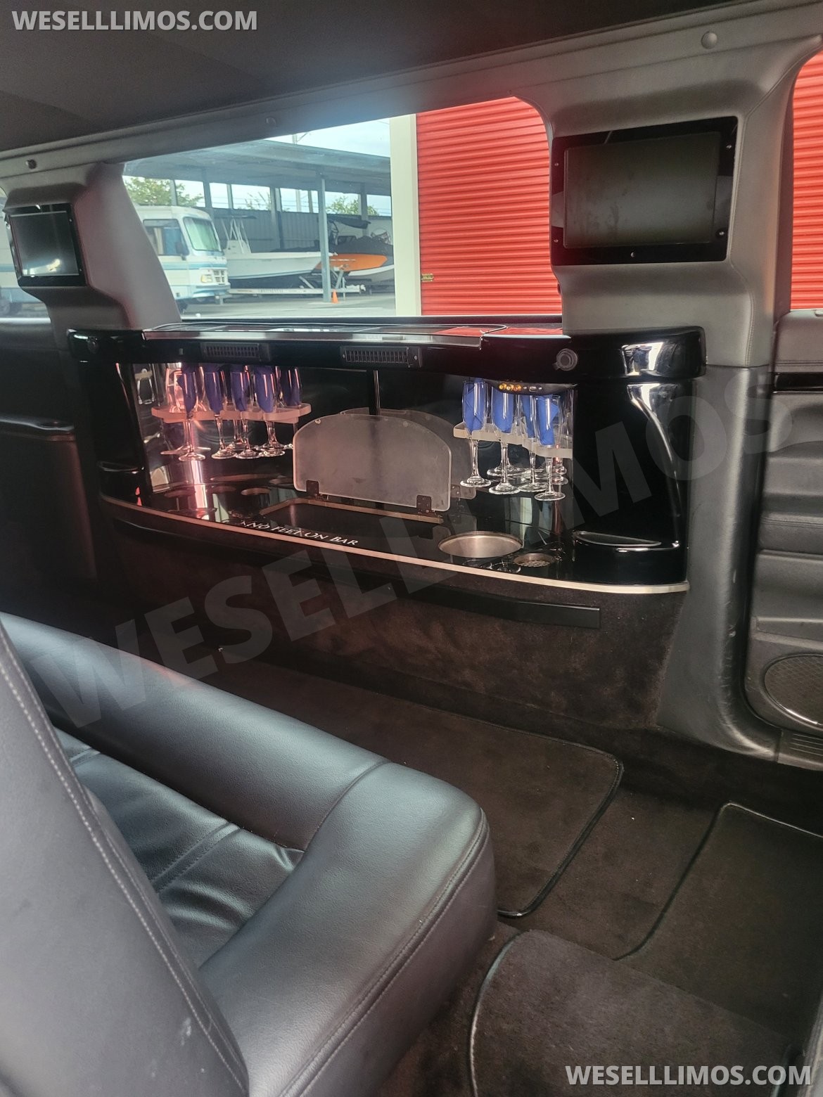 Photo of Limousine for sale: 2015 Lincoln Mkt 28&quot; by Royale