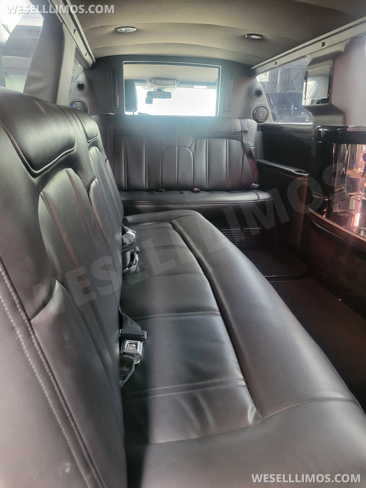 Photo of Limousine for sale: 2015 Lincoln Mkt 28&quot; by Royale