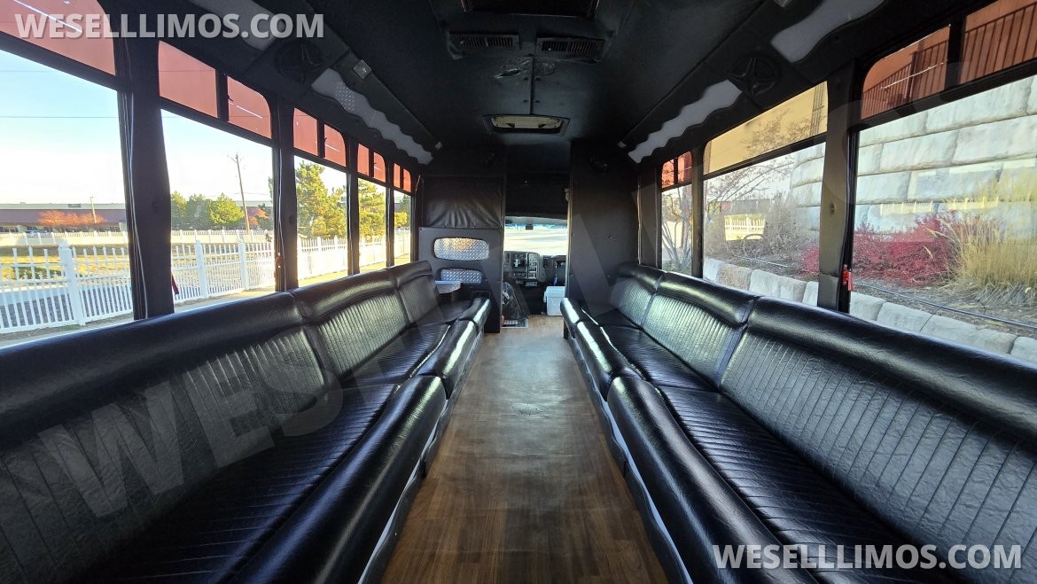 Photo of Limo Bus for sale: 2005 Chevrolet C5500
