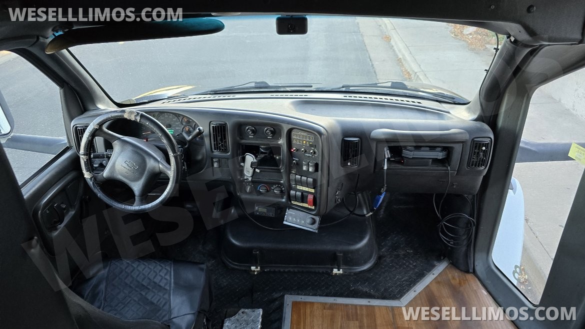 Photo of Limo Bus for sale: 2005 Chevrolet C5500