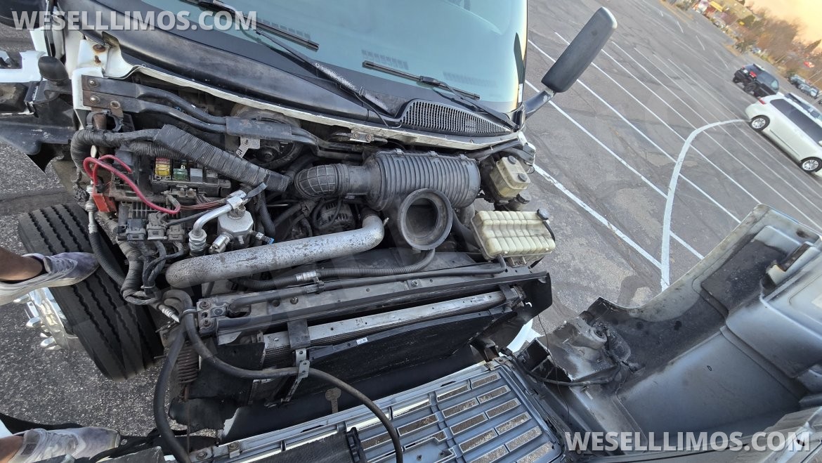 Photo of Limo Bus for sale: 2005 Chevrolet C5500