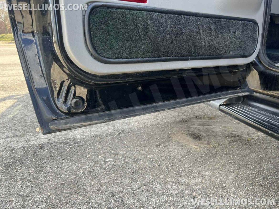 Photo of Limousine for sale: 2004 Ford Excursion