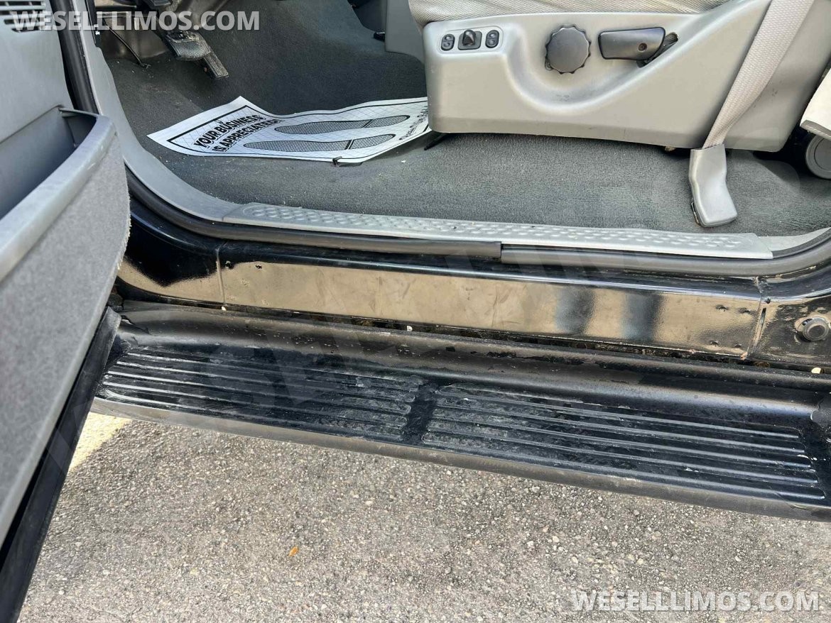 Photo of Limousine for sale: 2004 Ford Excursion