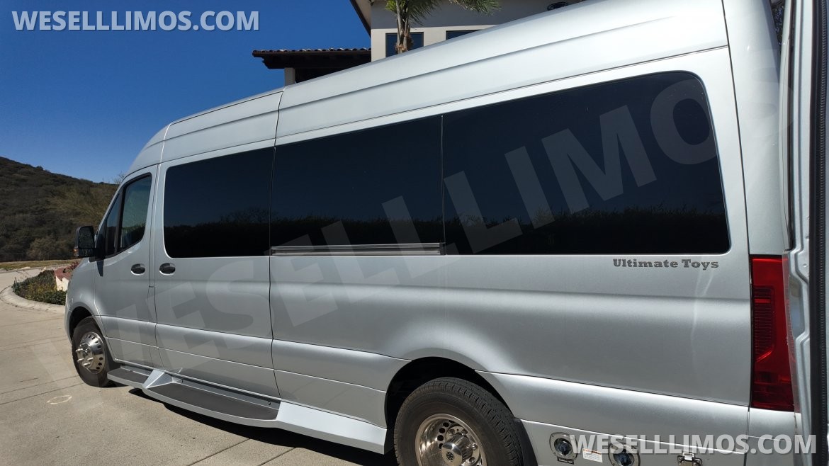 Photo of CEO SUV Mobile Office for sale: 2019 Mercedes-Benz Med Spa Sprinter Van by Midwest Automotive Designs