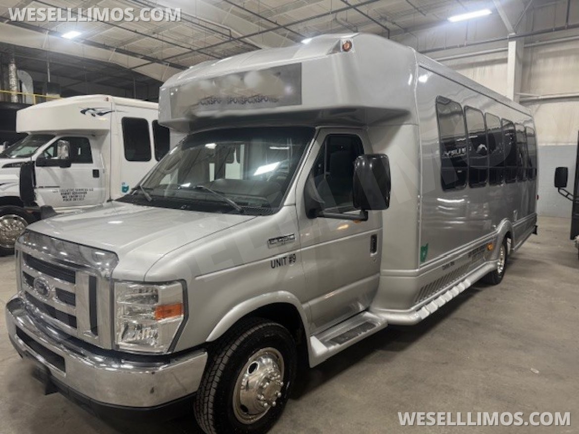 Photo of Shuttle Bus for sale: 2013 Ford E450 27&quot; by Turtle Top