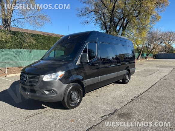 2020 Mercedes-Benz Sprinter Sprinter for Sale in Baldwin, NY - Photo 2