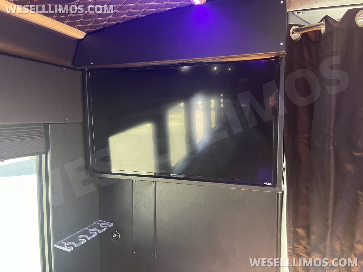 Photo of Limo Bus for sale: 2014 International IC by Batistti