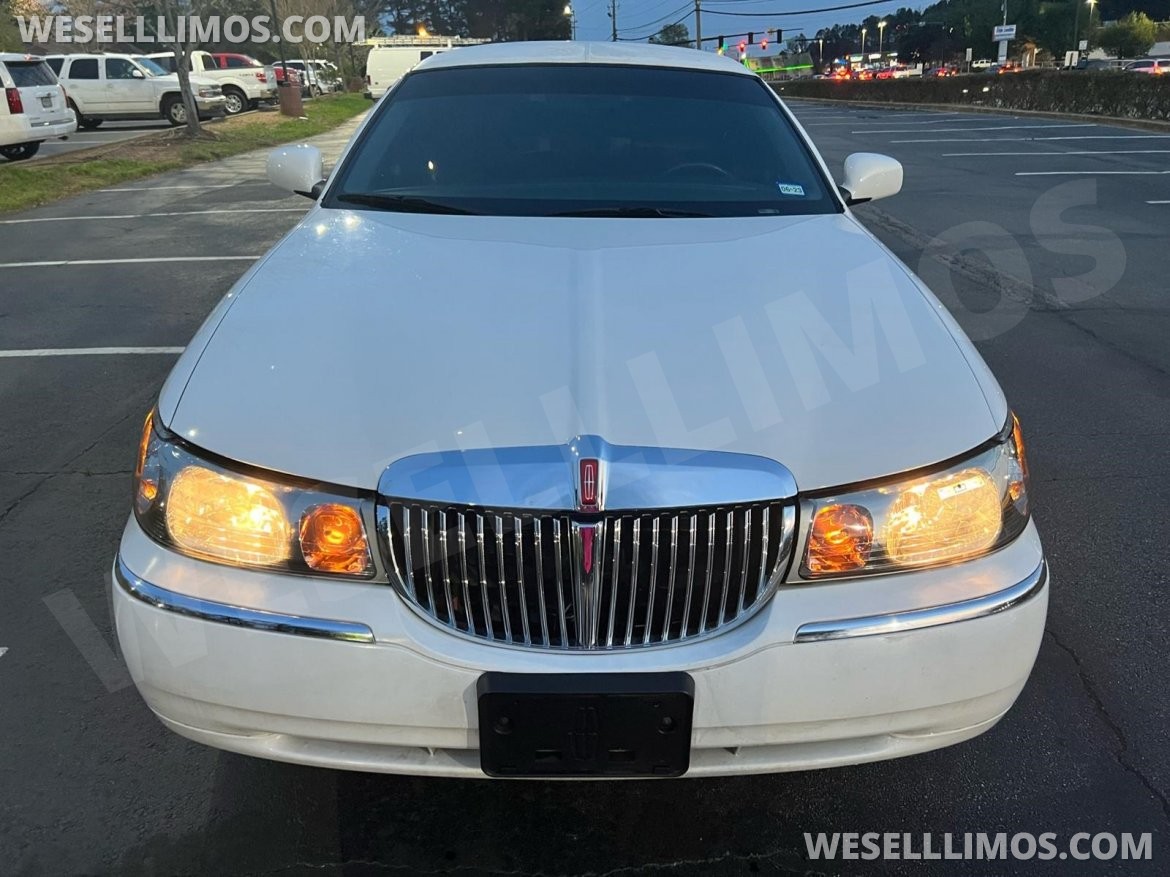 Photo of Limousine for sale: 1999 Lincoln Town Car 24&quot; by Town Car Strech