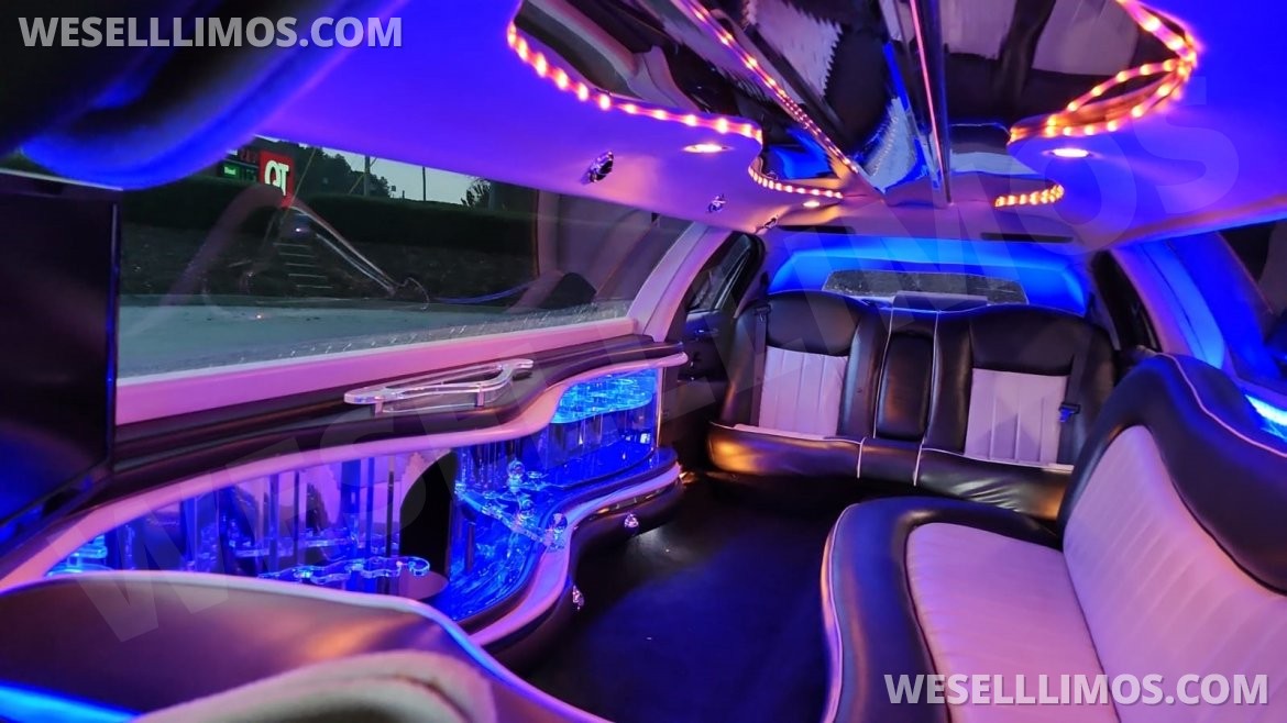 Photo of Limousine for sale: 1999 Lincoln Town Car 24" by Town Car Strech