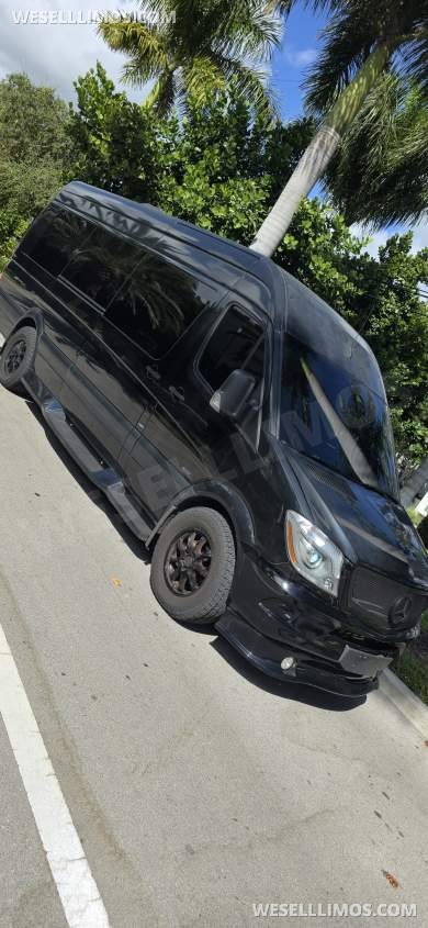 2016 Midwest Automotive Design Mercedes-Benz Sprinter