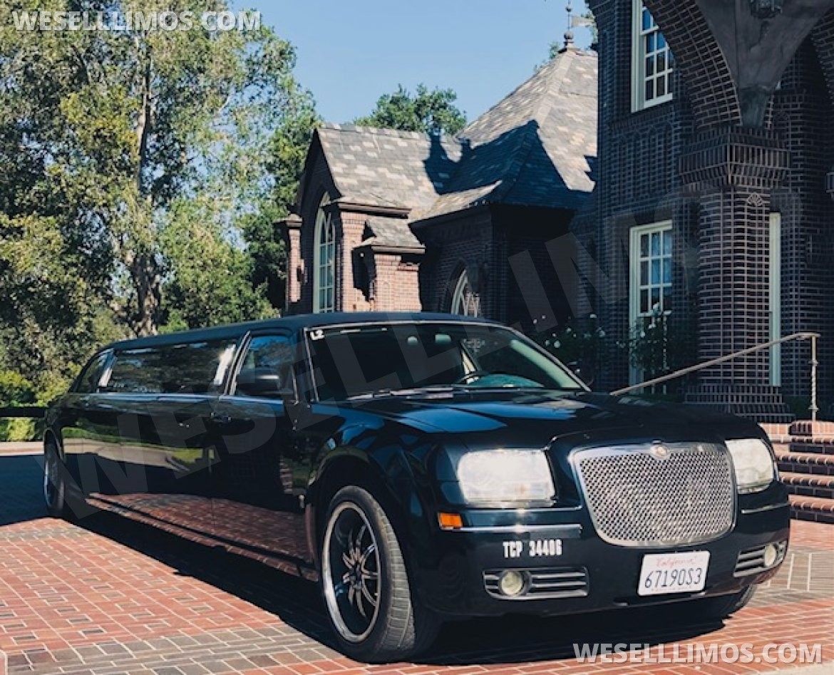 Limousine for sale: 2006 Chrysler 300 Hemi 300&quot; by Krystal