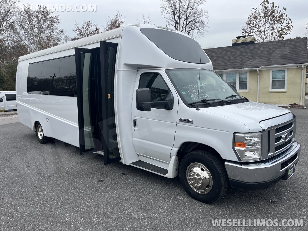 Executive Shuttle for sale: 2019 Ford E450 by Berkshire