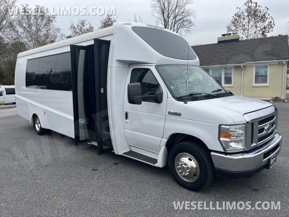 2019 Ford E450 Executive Shuttle for Sale in Pasadena, MD - Main Photo