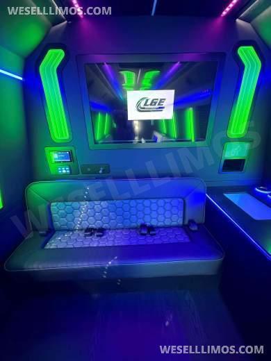 2026 LGE Coachworks Ford E450 Limo Bus/Party Bus 23 passengers W/ Air Ride - Limo Bus for Sale in North East, Pennsylvania, United States - Photo 15