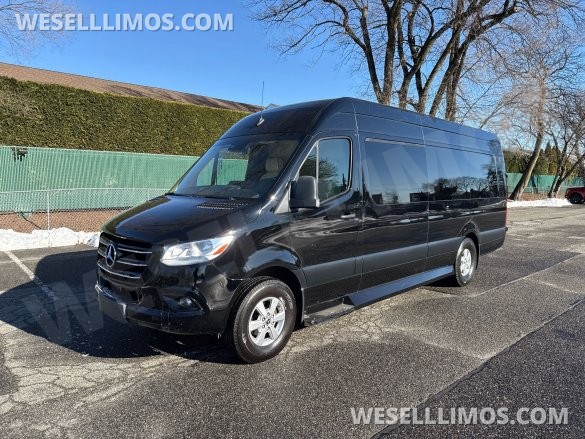 2019 Mercedes-Benz Sprinter Sprinter for Sale in Baldwin, NY - Photo 2