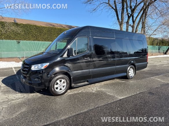 2019 Mercedes-Benz Sprinter Sprinter for Sale in Baldwin, NY - Photo 3
