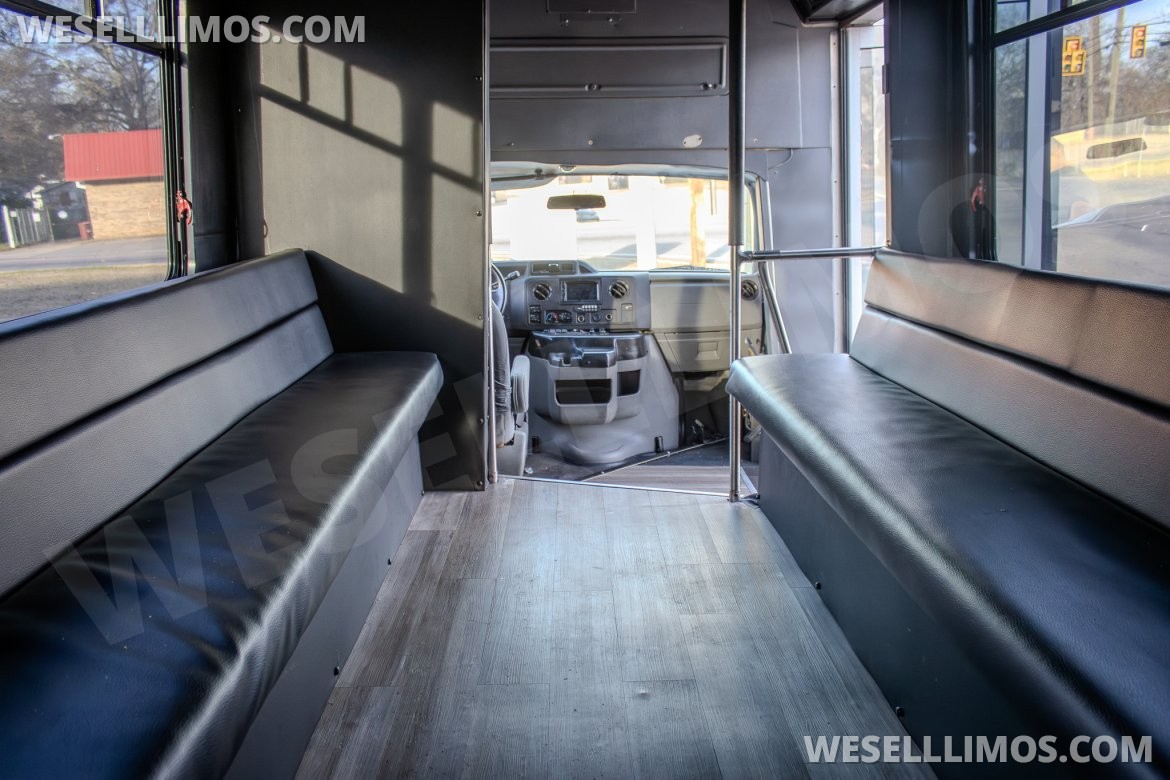 Photo of Limo Bus for sale: 2009 Chevrolet E-450 24"