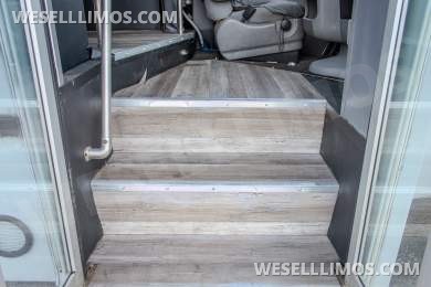 2009 Chevrolet E-450 Party Bus - Limo Bus for Sale in Birmingham, AL - Photo 4