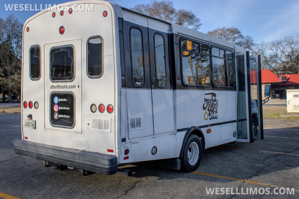 Photo of Limo Bus for sale: 2009 Chevrolet E-450 24"