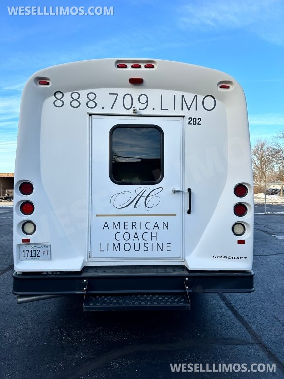 2015 Ford 450 Executive Shuttle for Sale in Addison, IL - Photo 3
