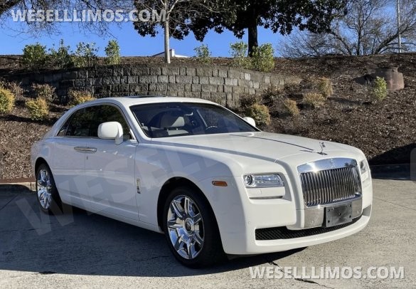 2010 Rolls-Royce Ghost Sedan for Sale in Hawthorne, NJ - Photo 2
