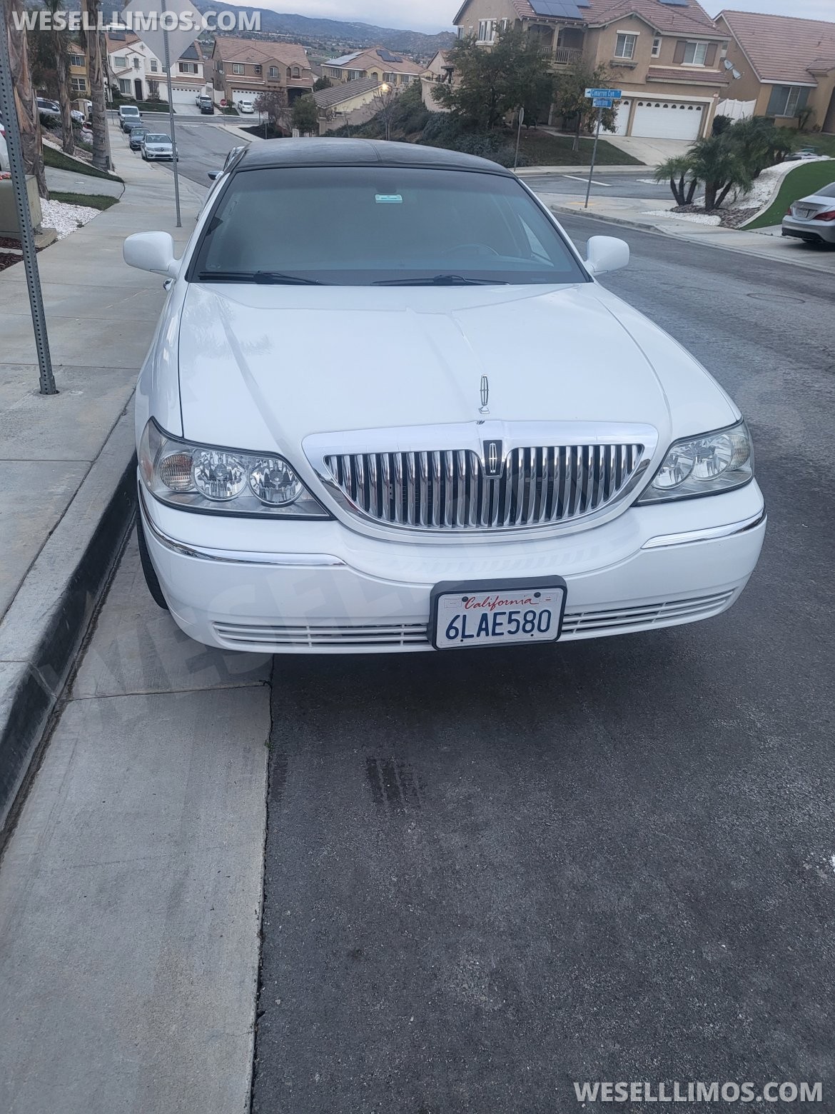 Photo of Limousine for sale: 2005 Lincoln TOWN CAR 32" by Tiffany